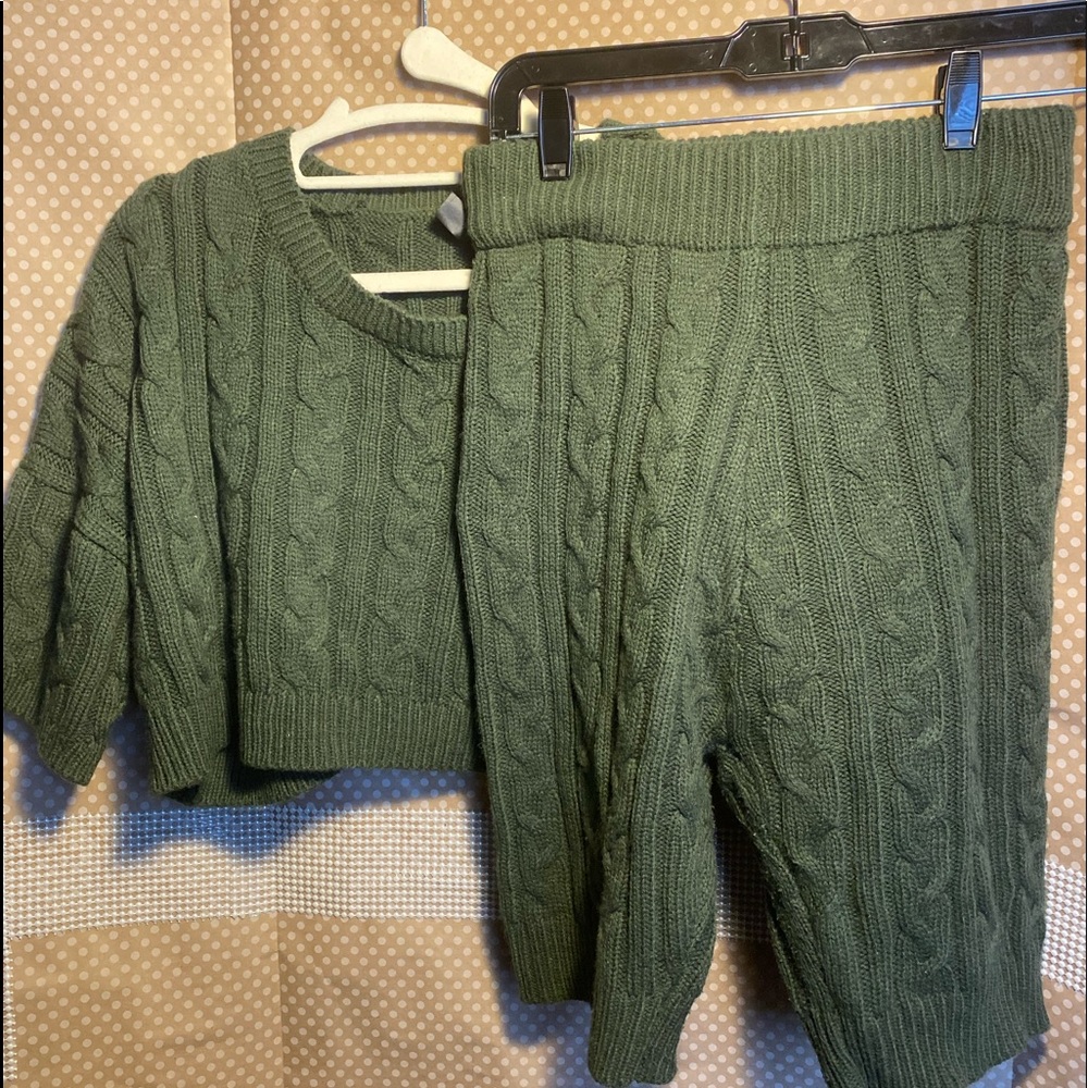 Green Comfy Sweater Set